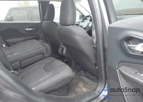 2016 Jeep Cherokee Latitude z USA, uszkodzony, nr VIN 1C4PJMCS1GW154188